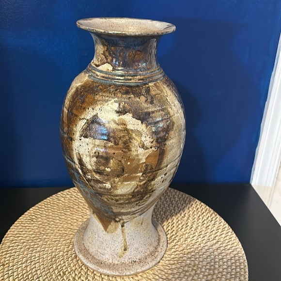 Vintage Hand Thrown Art Studio Signed Hand Thrown Glazed Pottery Vase 14” - Picture 4 of 6